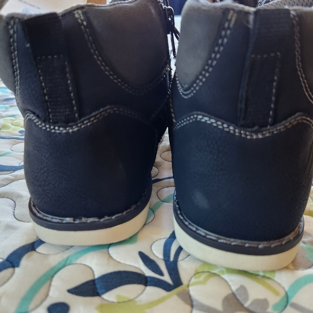 Nwt Boys sonoma boots - Picture 5 of 8